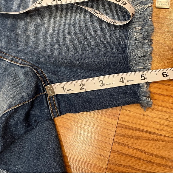 Rewash Distressed dark wash Denim shorts raw hem, size 11/30 - Picture 11 of 11